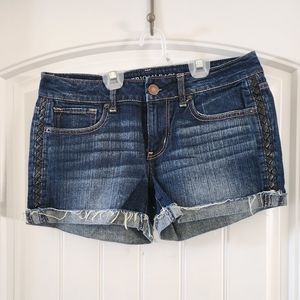 AE stretch denim jean shorts Sz 8